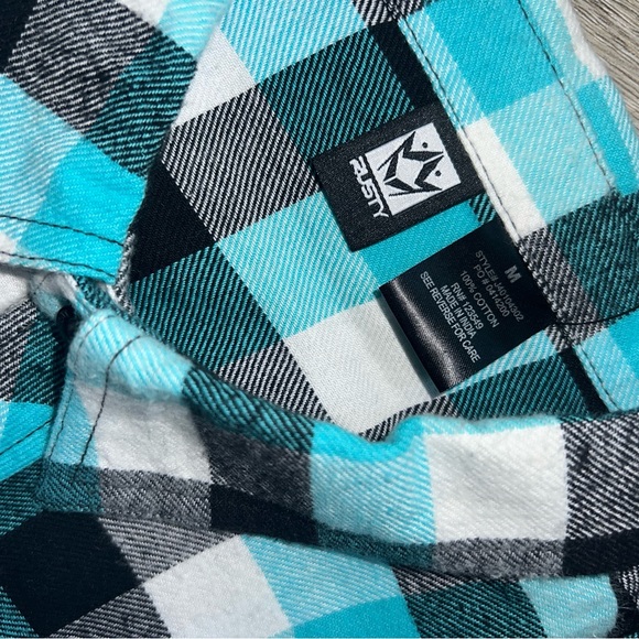 NWT Rusty Twisted flannel - Picture 4 of 6